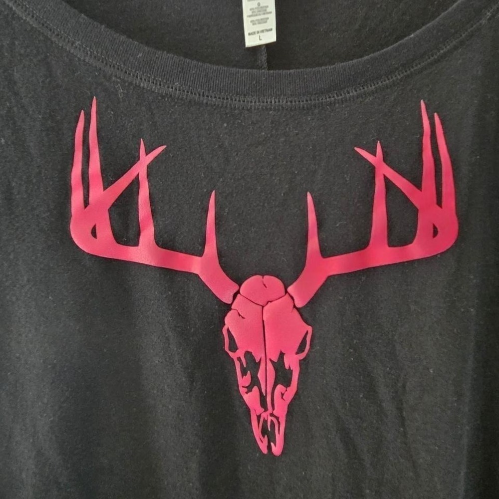 Y2k sporty girl graphic top with bold deer hot pink skull and antler - Picture 3 of 7